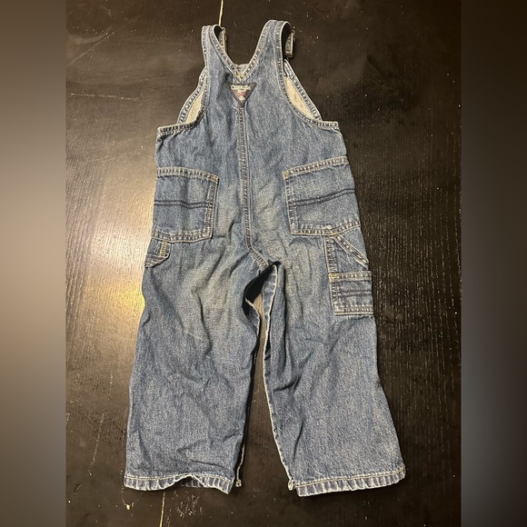 Oshkosh B’gosh 24 month overalls w/ snaps on legs for diaper changes - Picture 4 of 4